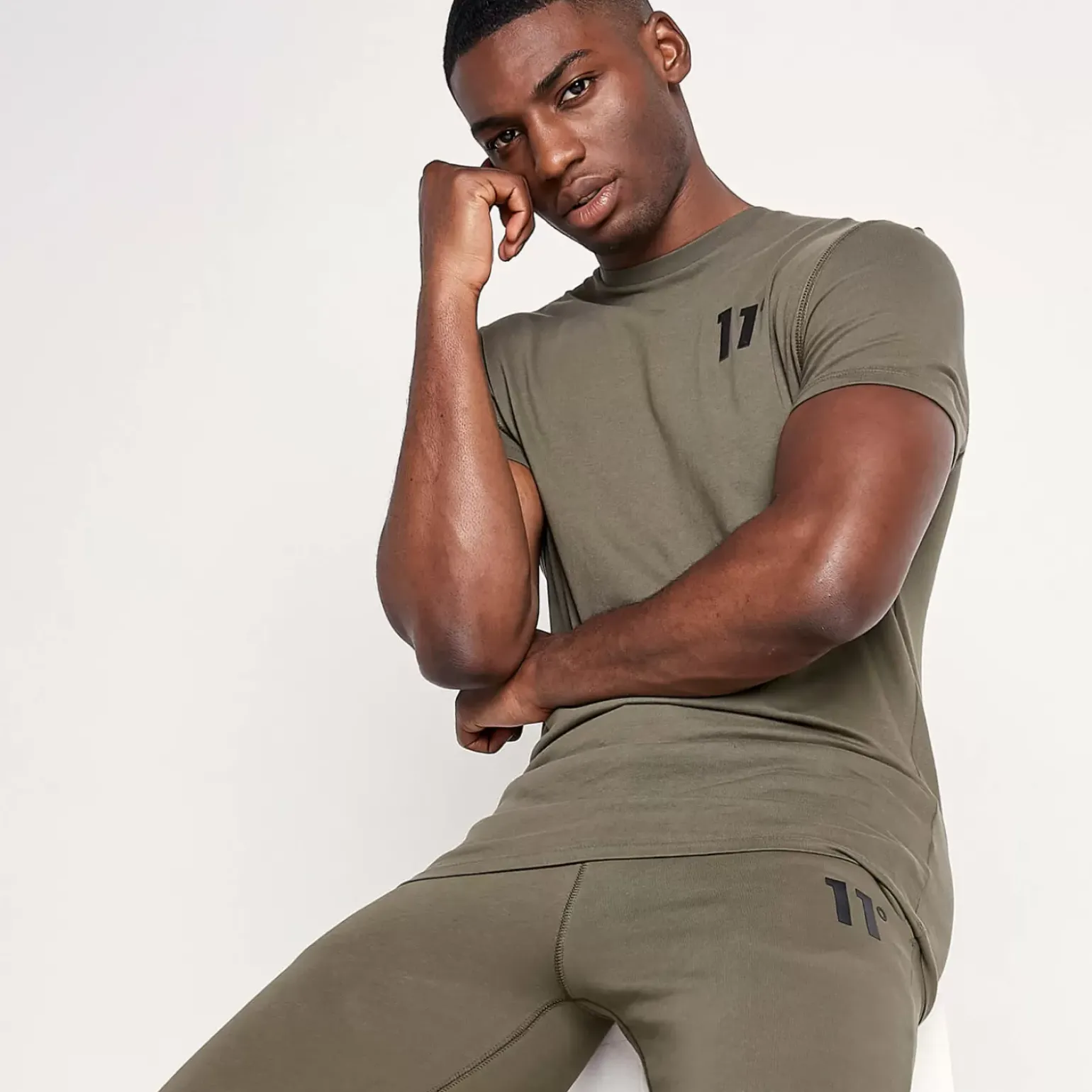 11 Degrees Core Joggers Regular Fit – Khaki