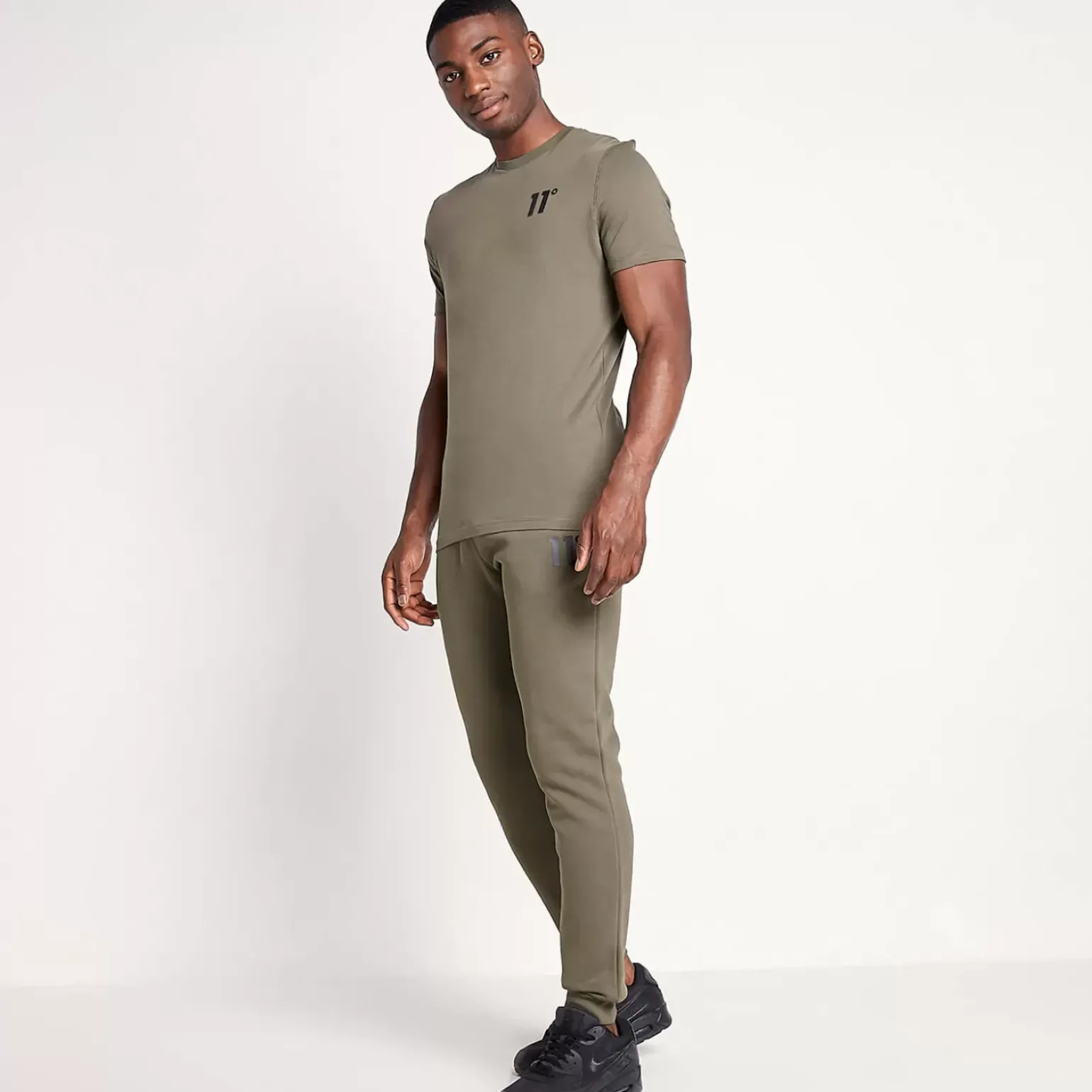 11 Degrees Core Joggers Regular Fit – Khaki