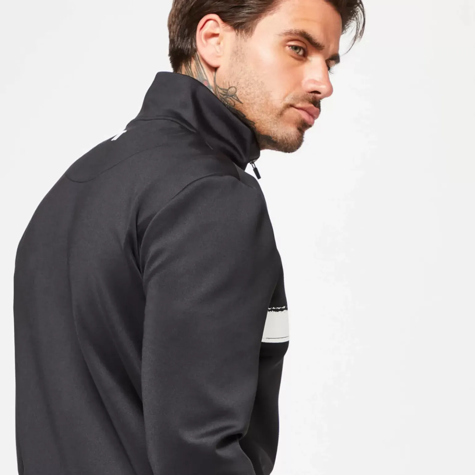 11 Degrees Paint Stroke Track Top – Black