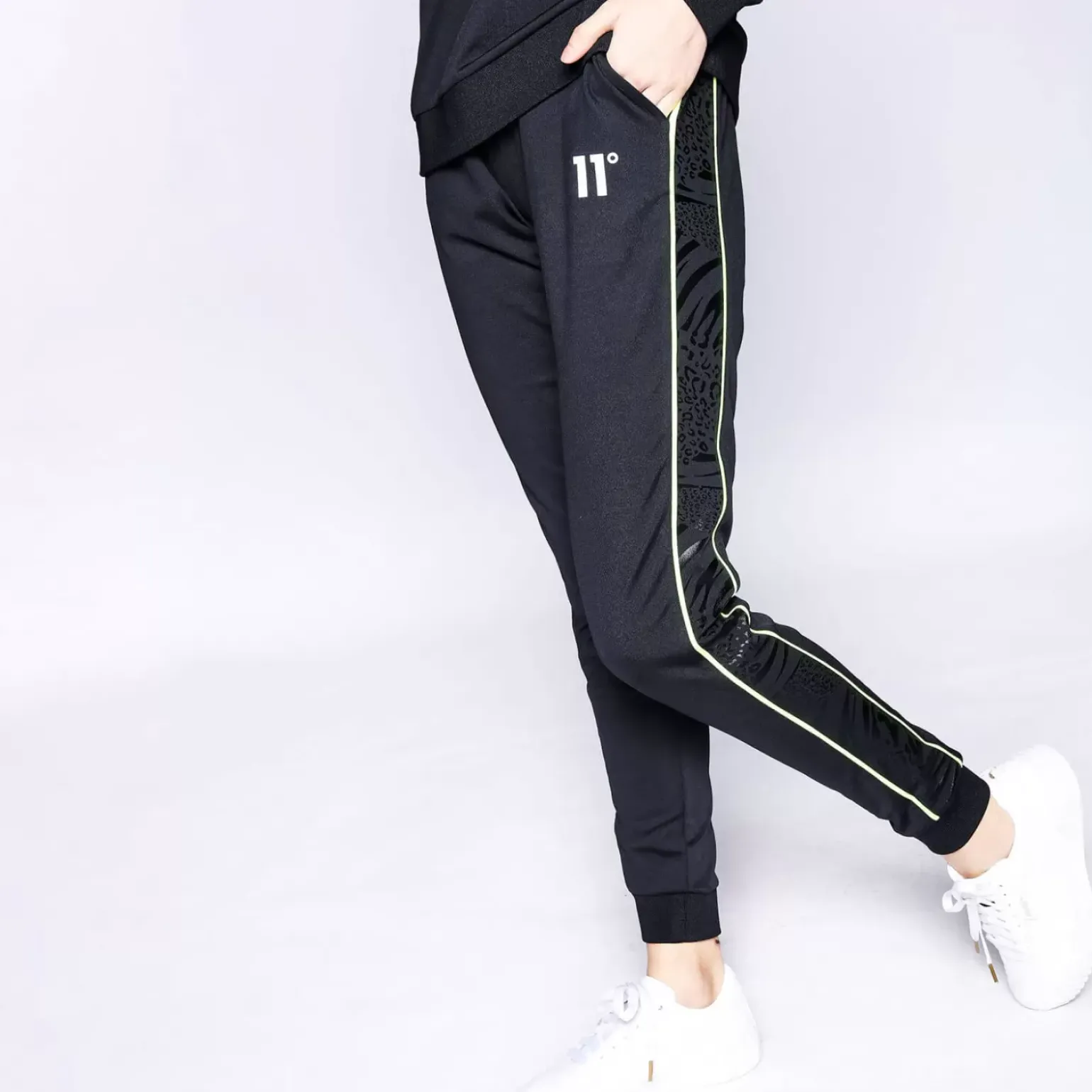 11 Degrees Womens Animal Print Contrast Joggers – Black