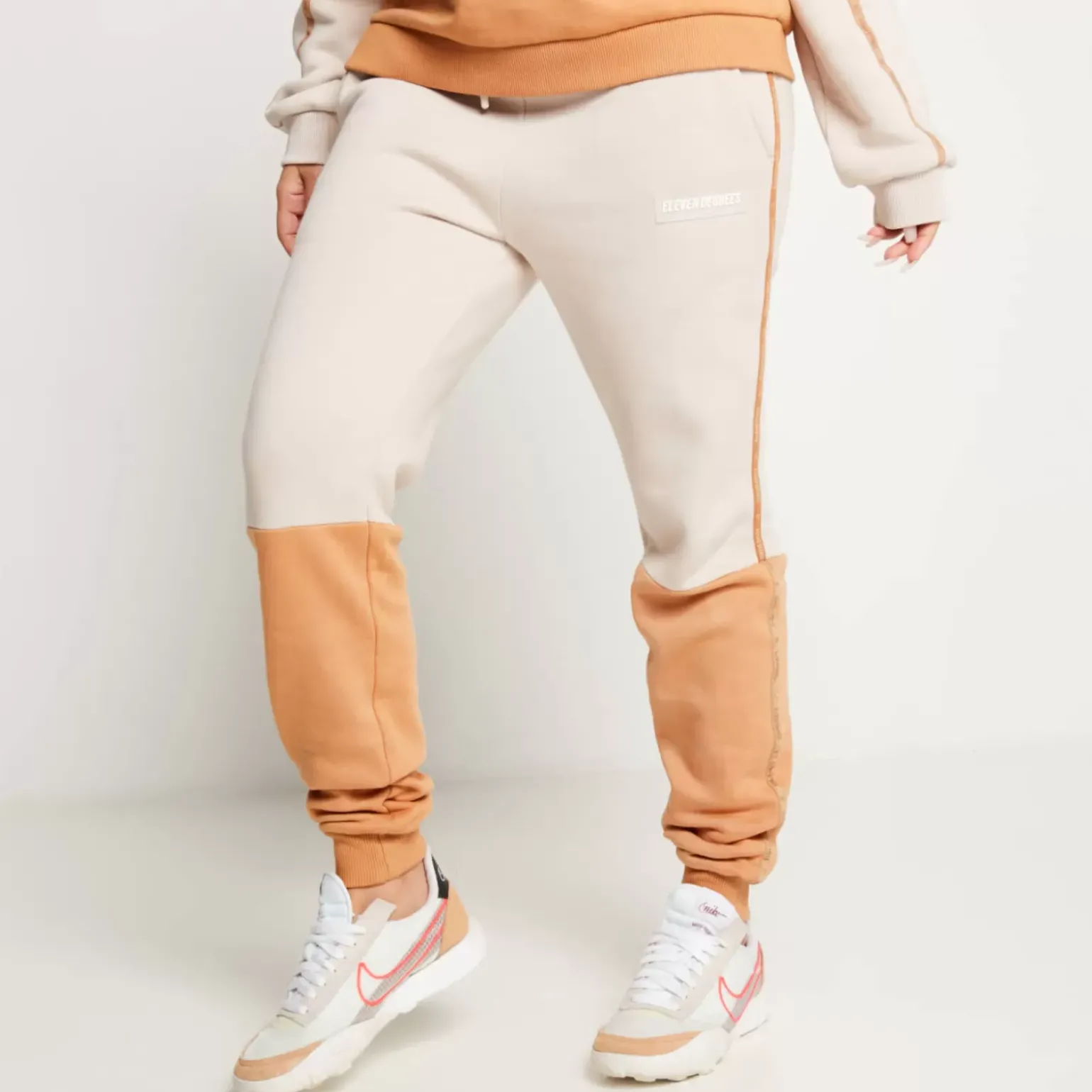 Colour Block Taped Joggers – Stone/Camel