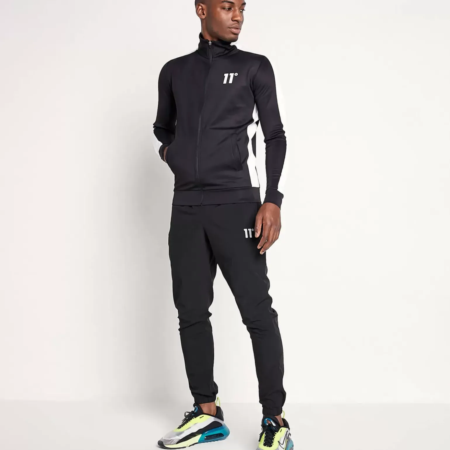 Core Track Top – Black / White