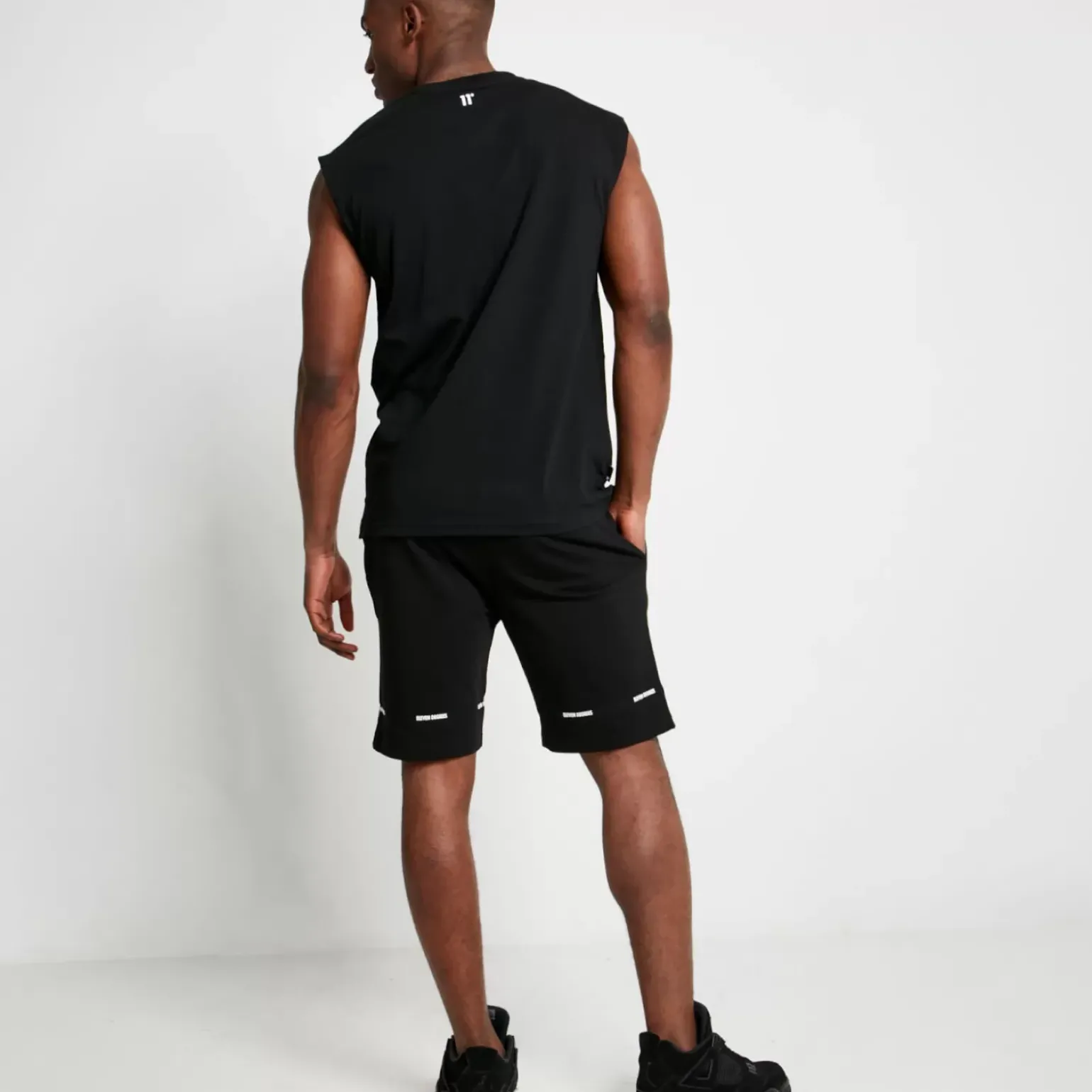Energy Shorts – Black