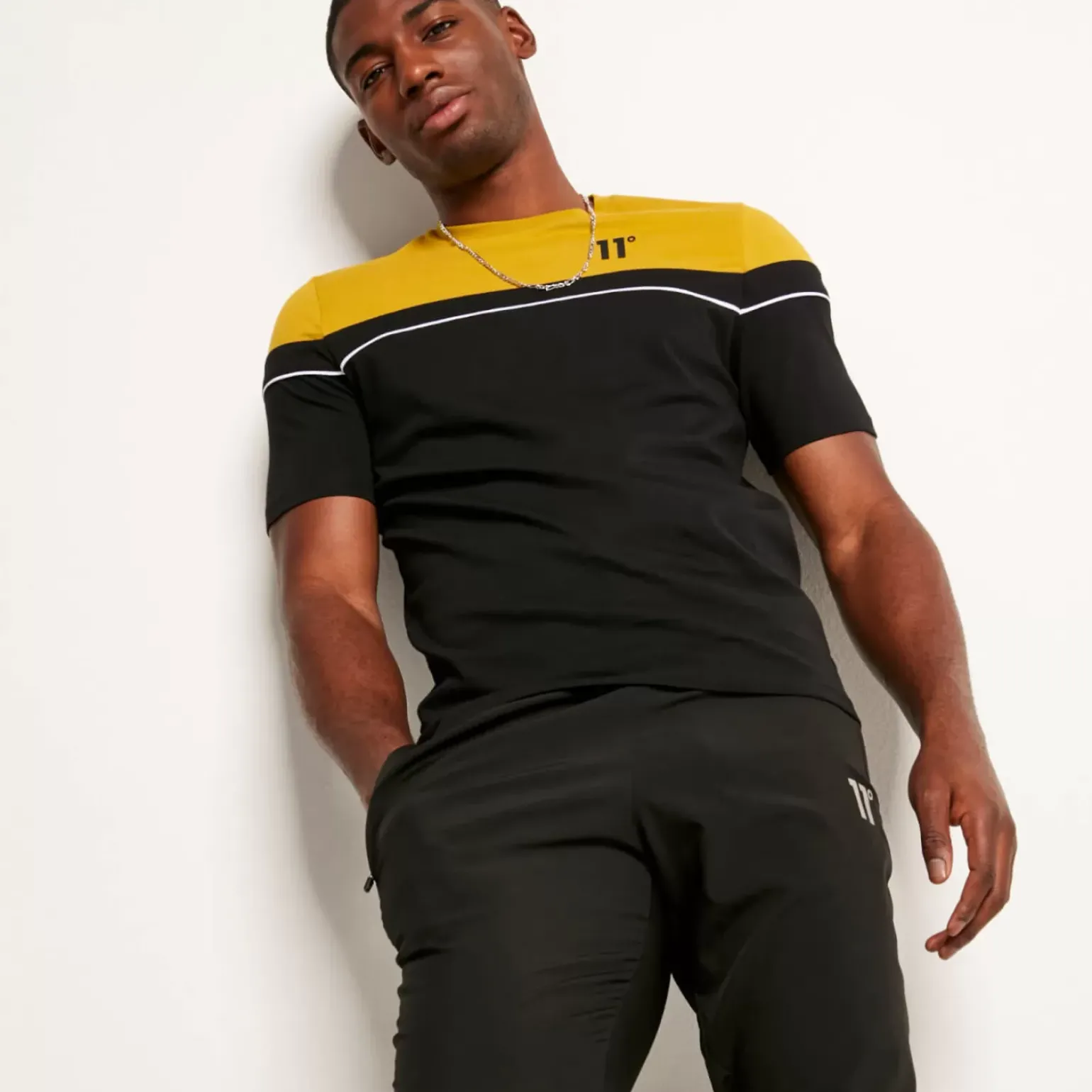 Piped Cut And Sew Short Sleeve T-Shirt – Black/Gold Palm
