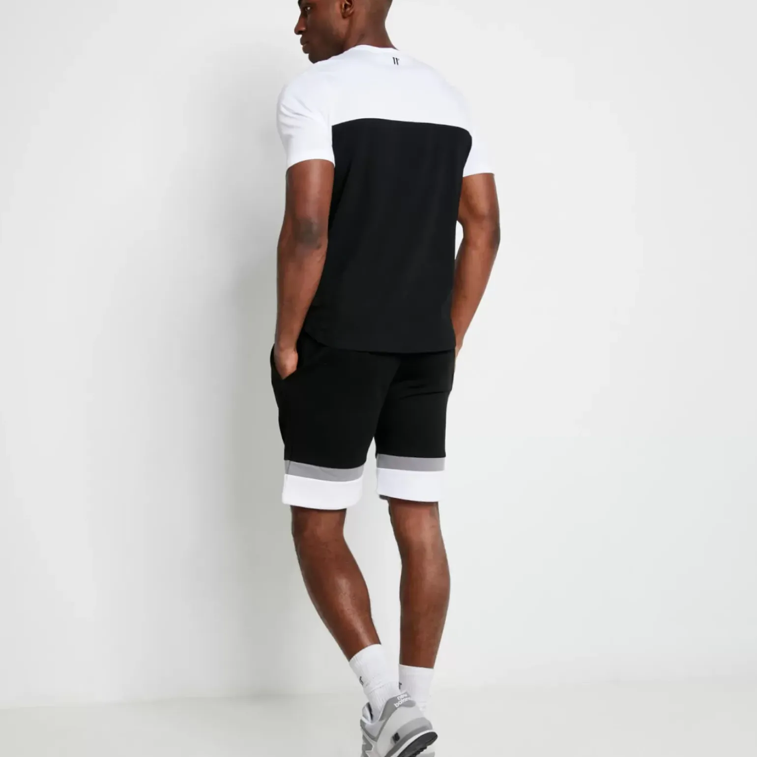 Play Hard Shorts – Black / White / Shadow Grey