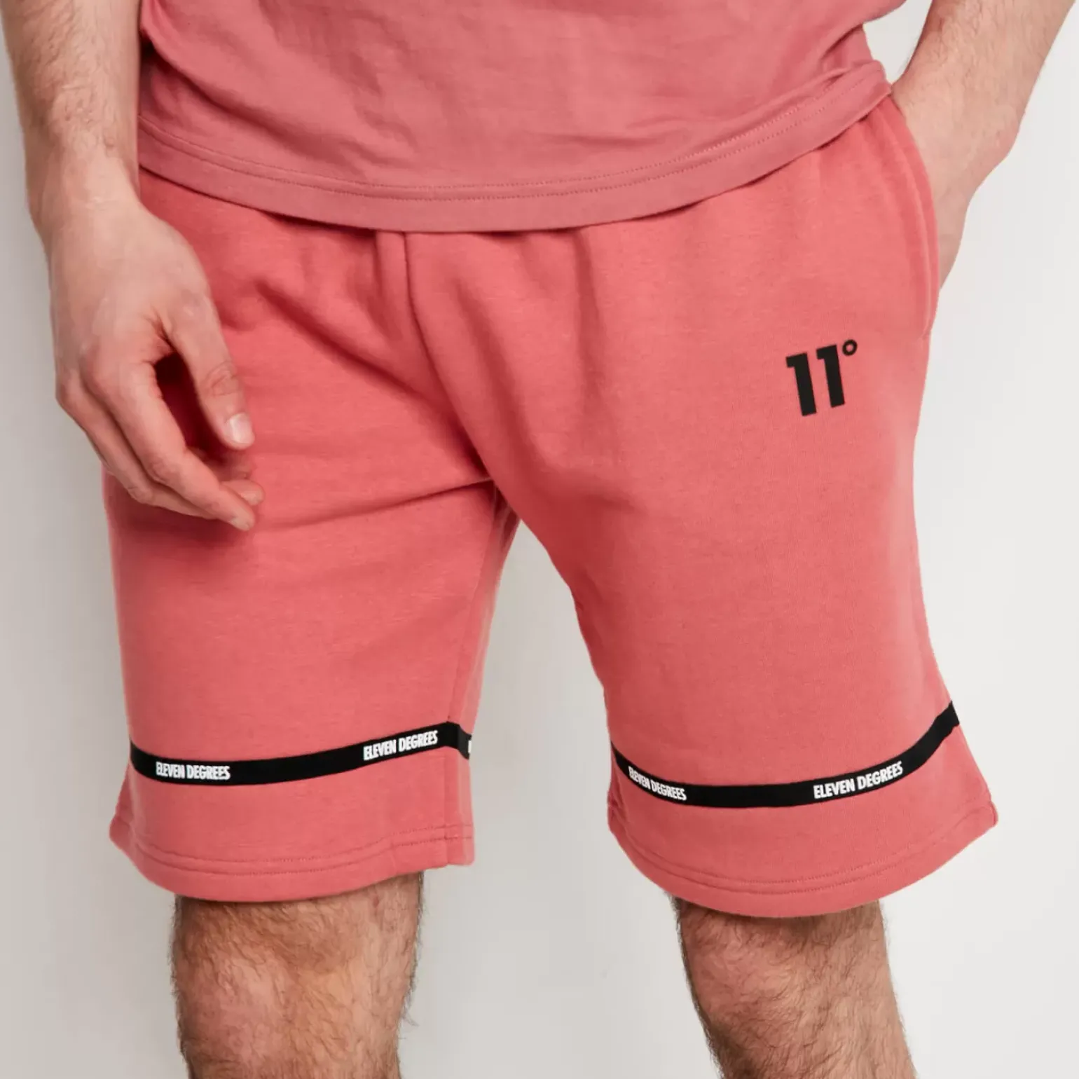 Play Hard Shorts – Washed Red